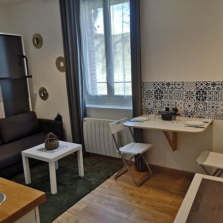 Superbe Studio Face Au Chateau Gisors Zewnętrze zdjęcie