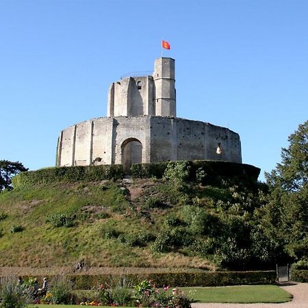 Superbe Studio Face Au Chateau Gisors Zewnętrze zdjęcie